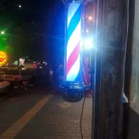 یک عدد تابلو شیشه ای صندلی vip