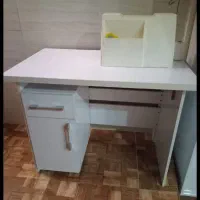 میز چرخ خیاطی فروشیه