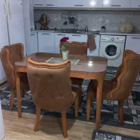 میز غذاخوری ۴ نفره در حد نو
