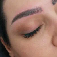 میکروپیگمنتیشن تخصصی ابرو و خط چشم