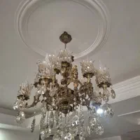 دوعدد لوستر و آیینه شمعدان