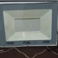 چهار عدد  پروژکتور 100والت پرنور