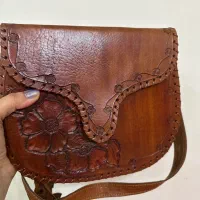 کیف چرم طبیعی حکاکی شده(کاردست)