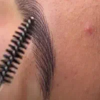 نیازمند مدل برای تکنیک میکروبلیدینگ ابرو