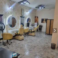 واحد مستقل موقعیت اداری تجاری بر اصلی همکف