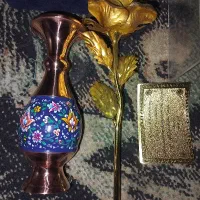 گلدان عتقیقه با گل طلا آب کاری شده