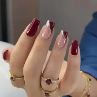 خدمات کاشت ناخن با کمترین قیمت