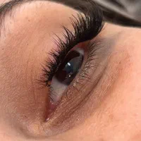 کاشت مژه ماندگاری ۳۰روزه