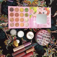 لوازم ارایشی درحد نو