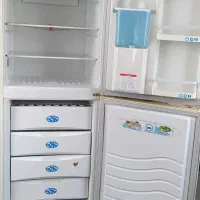 سلام . یخچال دو  درب در حد خیلی تمیز با ضمانت