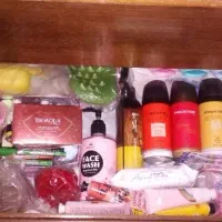 محصولات ارایشی متنوع