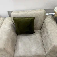 مبل راحتی با پایه استیل|مبلمان خانگی و میز عسلی|قم, قلعه یزدیها|دیوار