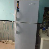 یه دستگاه یخچال به فروش میرسد