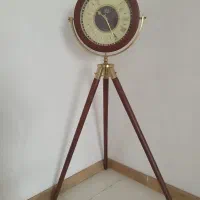 ساعت ایستاده