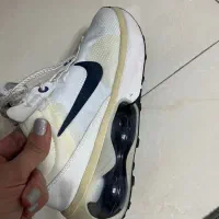 کتونی نایک|کیف، کفش، کمربند|اندیشه, اندیشه فاز ۱|دیوار