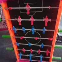 چند عدد وسیله|اسباب‌بازی بچه|نیشابور, هفده شهریور|دیوار