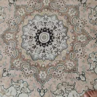 دوعدد فرش برجسته در حد نو