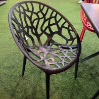 میز و صندلی طرح شاخه و برگی