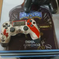 PS4  پرو یک ترابایت به همراه دو تا دسته