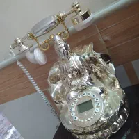 تلفن طلایی