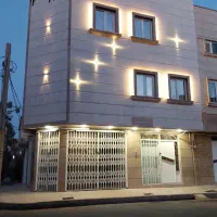 خانه ویلایی همراه با دومغازه کامل ومجزا