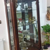 ویترین نونو سالم بدون خط و خش چوب گردو