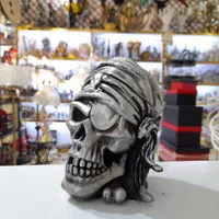 زیر سیگاری در دار قاب عکس قمقمه بطری آب مجسمه رزین|صنایع دستی و سایر لوازم تزئینی|قم, آذر (نکویی)|دیوار