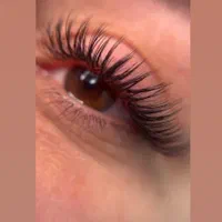 خدمات اکستنشن مژه و لیفت ابرو ویژه شب عید