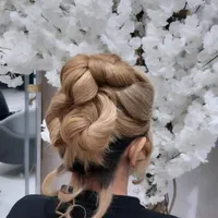 آموزش وخدمات شینیون،میکاپ،مژه|خدمات آرایشگری و زیبایی|شاهین‌شهر, دکتر حسابی|دیوار