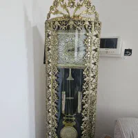ساعت برنز استاده زیبا