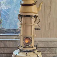 قوری و کتری و چراغ