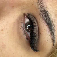خدمات تخصصی کاشت و اکستنشن مژه قیمت استثنایی