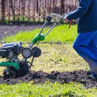 تیلر زنی شخم و خدمات باغبانی