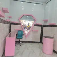 میزصندلی و ویترین مغازه همرا باکس دیواری