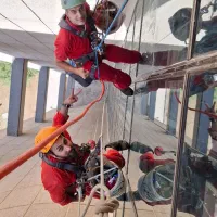 کار در ارتفاع بدون نیاز به داربست و بالا بر|خدمات پیشه و مهارت|اراک, |دیوار