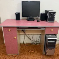 میز کامپیوتر سالم و جادار