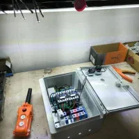 کلید بی‌سیم کردن بالابر ساختمانی (ریموت + تابلو)