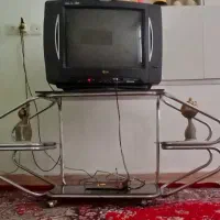 تلویزیون ومیز