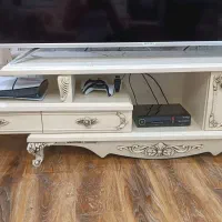 میز تلویزیون در حد نو