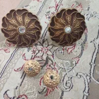 آویز پرده برای دوعدد هست تمیز وسالم وشیک|صنایع دستی و سایر لوازم تزئینی|ورامین, ورامین|دیوار