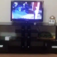 میز تلویزوین شیشه