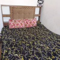 یک عدد تخت خواب دو نفره کاملا سالم و نو