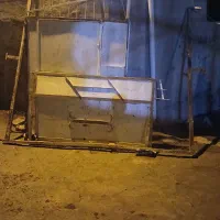 درب حیاط بزرگ