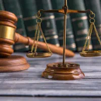 وکیل دادگستری و ارائه خدمات حقوقی