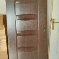 درب اتاق خواب وسرویس بهداشتی