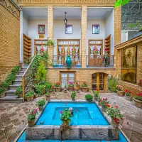 مکان آرام برای مطالعه  دانشجو و دانش آموز