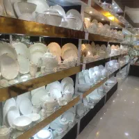 ویترین مغازه با نور شیک