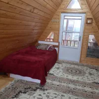 کلبه سوییسی ۶۰ متری در ارتفاع جنگلی با ویو ابدی|اجارهٔ کوتاهمدت ویلا و باغ|احمدسرگوراب, |دیوار