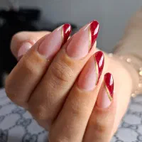 خدمات کاشت و ترمیم*آموزش تخصصی ناخن