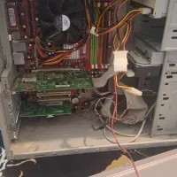 کیس کامپیوتر قدیمی|رایانه رومیزی|دوگنبدان, |دیوار